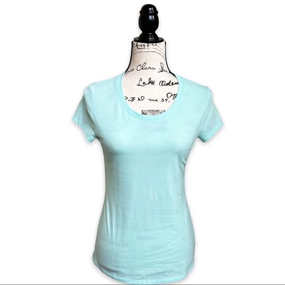 No Boundaries Fitted T-Shirt Eggshell Colored Scoop Neck T-Shirt Size M - Picture 1 of 14